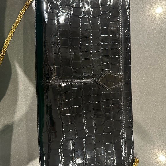 Vintage St. John Black crocodile patent leather clutch or purse. - Picture 7 of 12